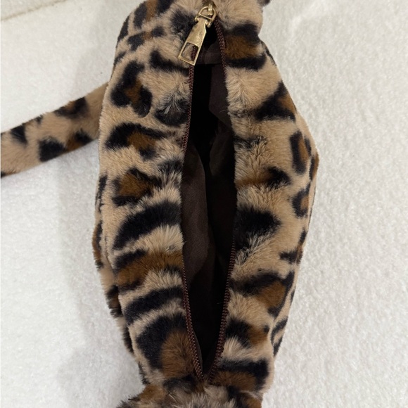Cheetah Print Long Shoulder Bag/ Crossbody bag - Picture 2 of 2